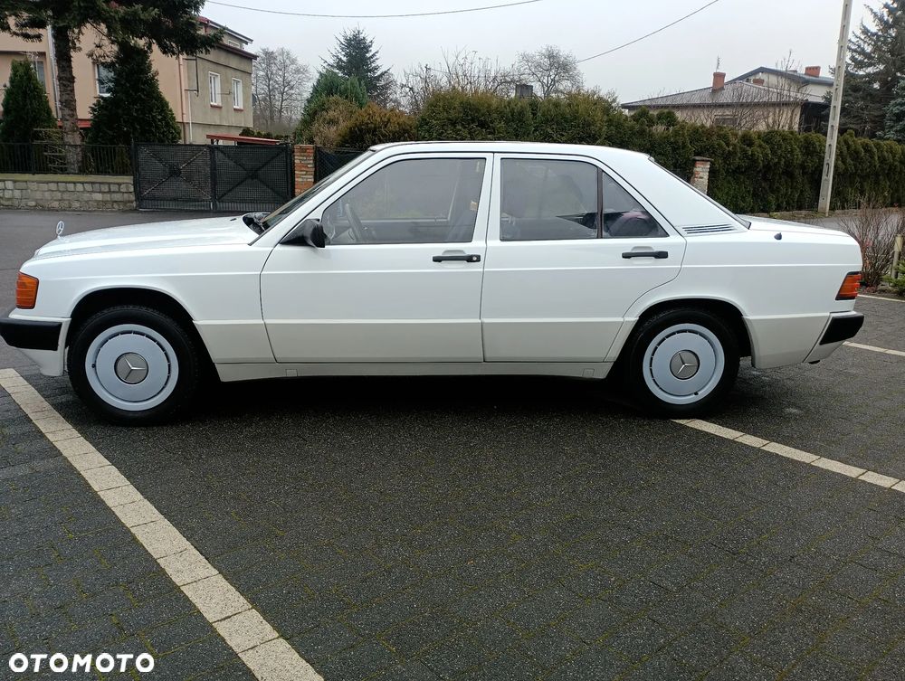 Mercedes-Benz W201 (190) - 34