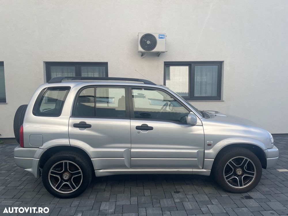 Suzuki Grand Vitara 2.0 TD A/C - 10