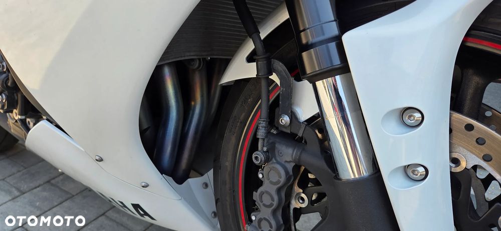Yamaha YZF - 6