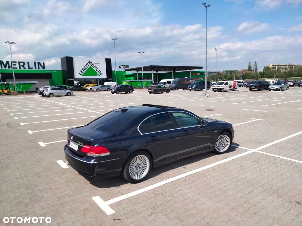 BMW Seria 7 750i - 5
