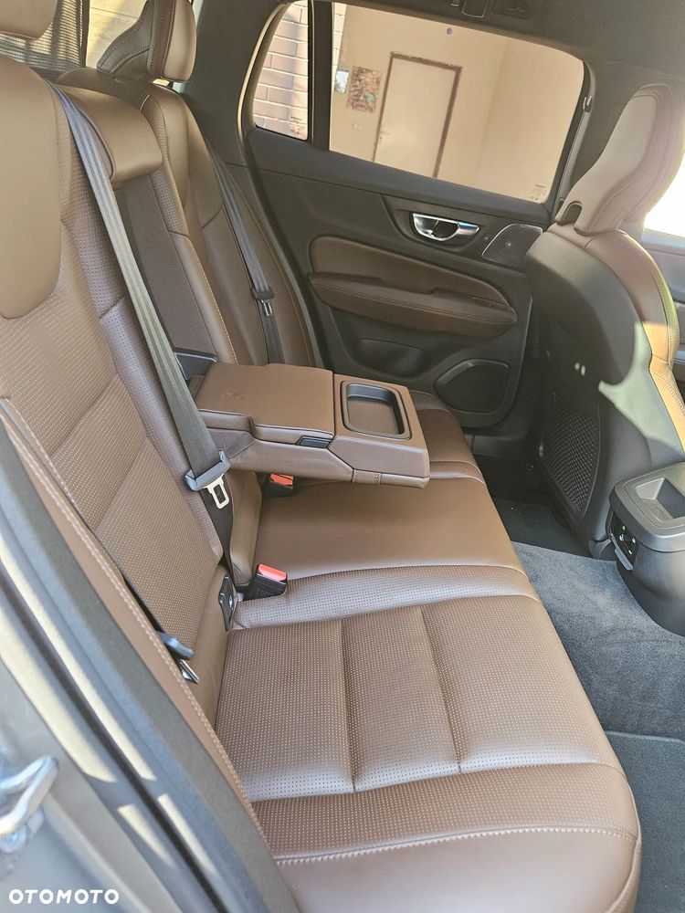 Volvo V60 Cross Country D4 AWD - 27