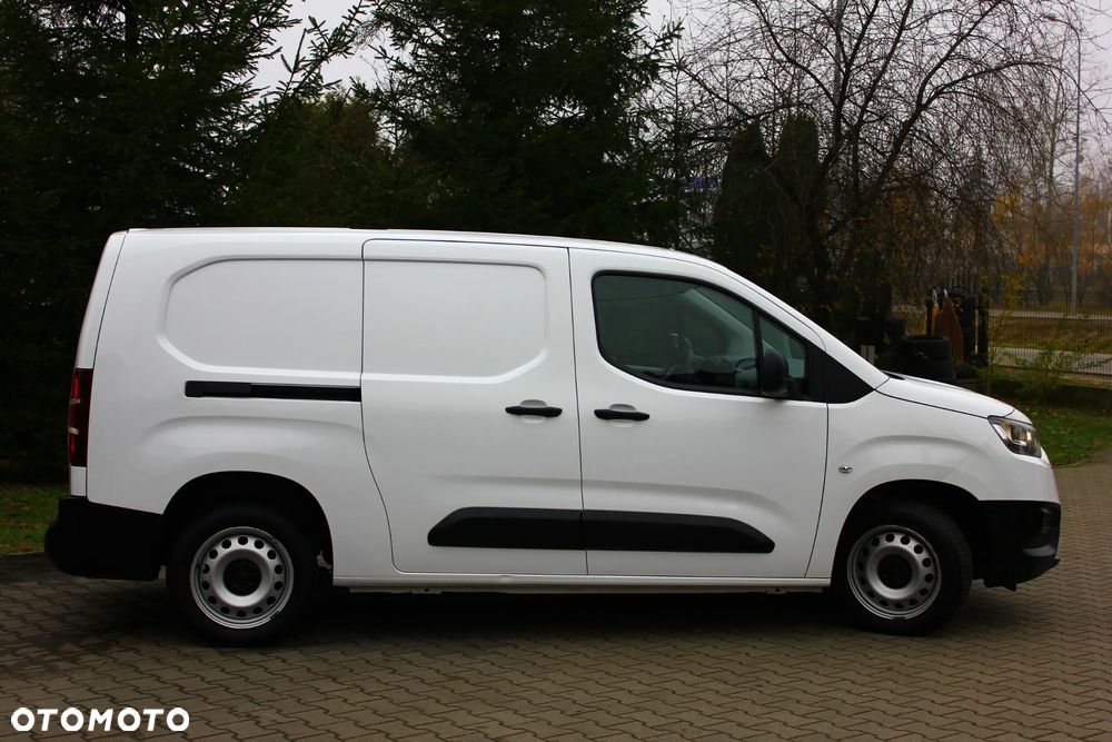Toyota Proace City CHŁODNIA 1.5D-4D 102KM LONG L2 3 Osobowy - 13
