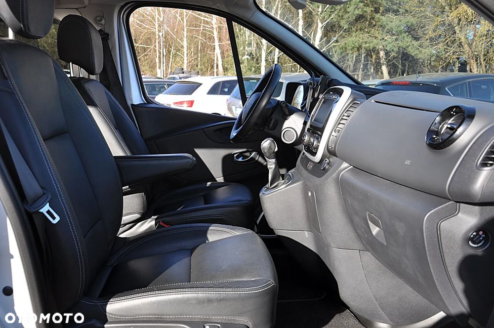 Renault Trafic Blue Spaceclass - 19