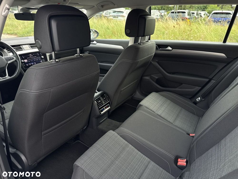Volkswagen Passat 2.0 TDI Business DSG - 34