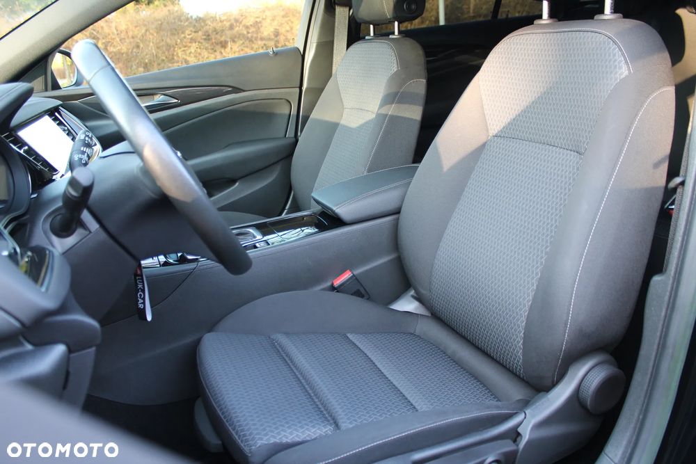 Opel Insignia - 12