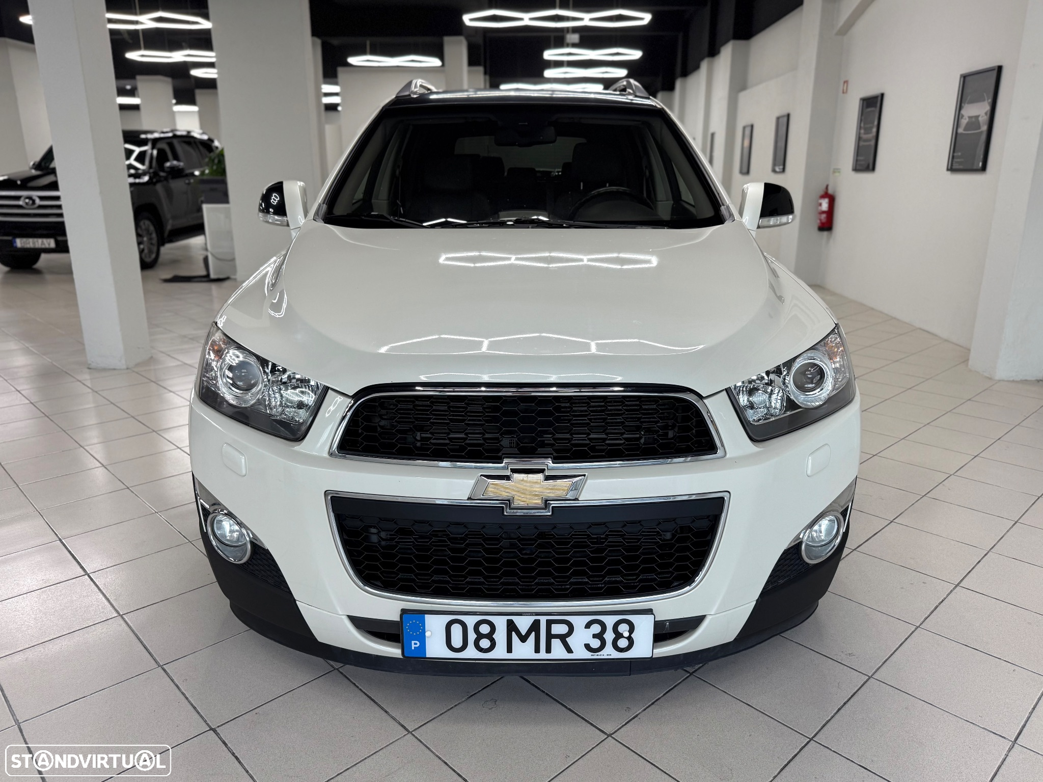 Chevrolet Captiva 2.2 VCDi LTZ Aut. Jet Black - 4