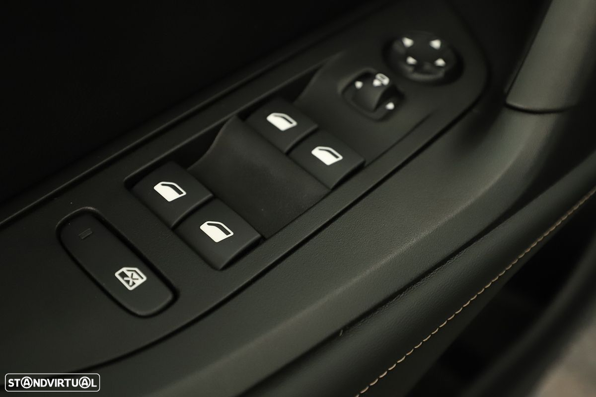 Peugeot 2008 1.2 PureTech Allure - 20