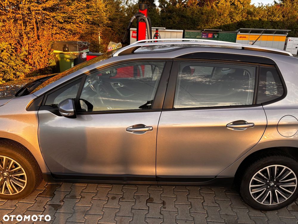 Peugeot 2008 1.2 Pure Tech Style S&S - 2