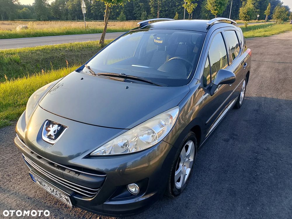 Peugeot 207 - 1