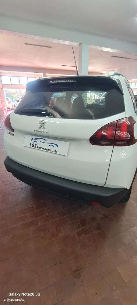 Peugeot 2008 BlueHDi 100 STOP & START Signature - 11