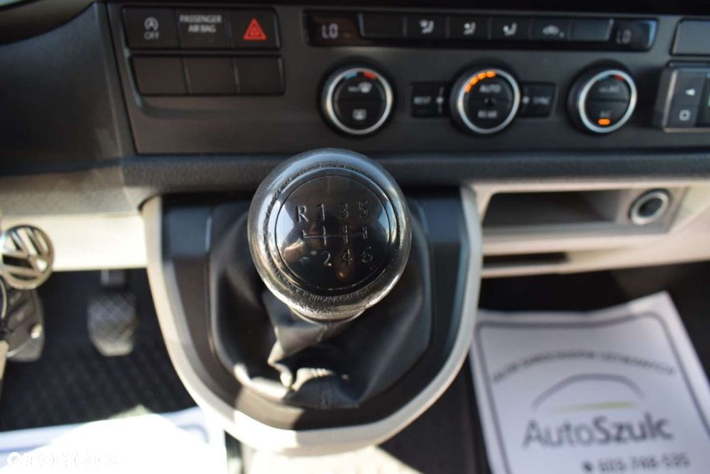 Volkswagen Caravelle - 30