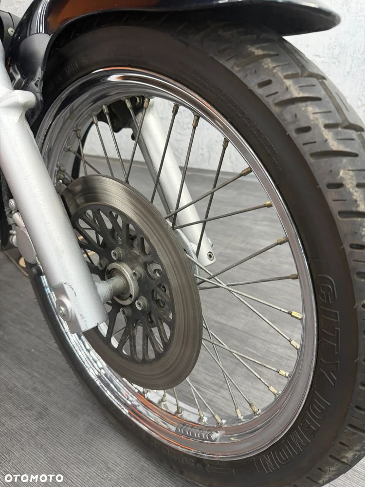 Suzuki Intruder - 11