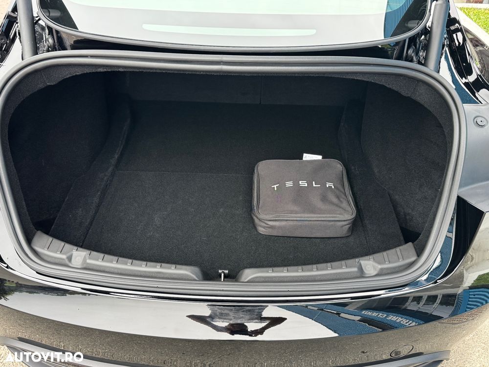 Tesla Model 3 - 25