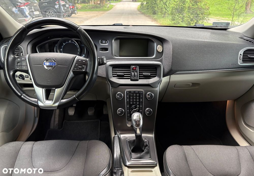 Volvo V40 D2 - 17