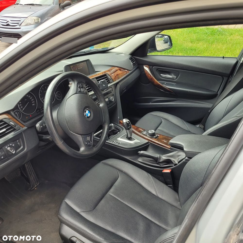 BMW Seria 3 328i xDrive - 8