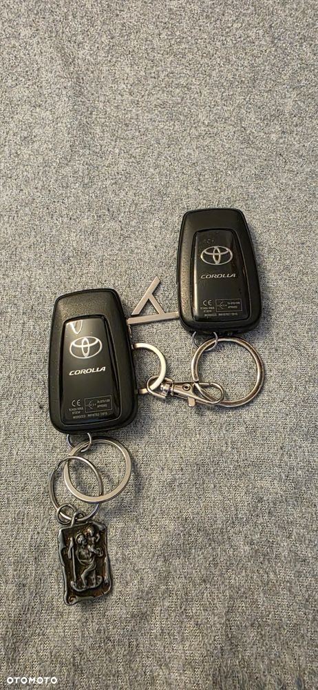 Toyota Corolla 1.6 50th Anniversary - 18