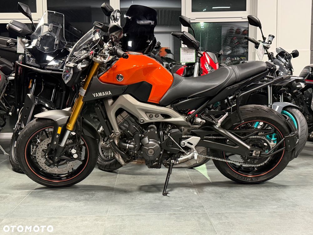 Yamaha MT - 28
