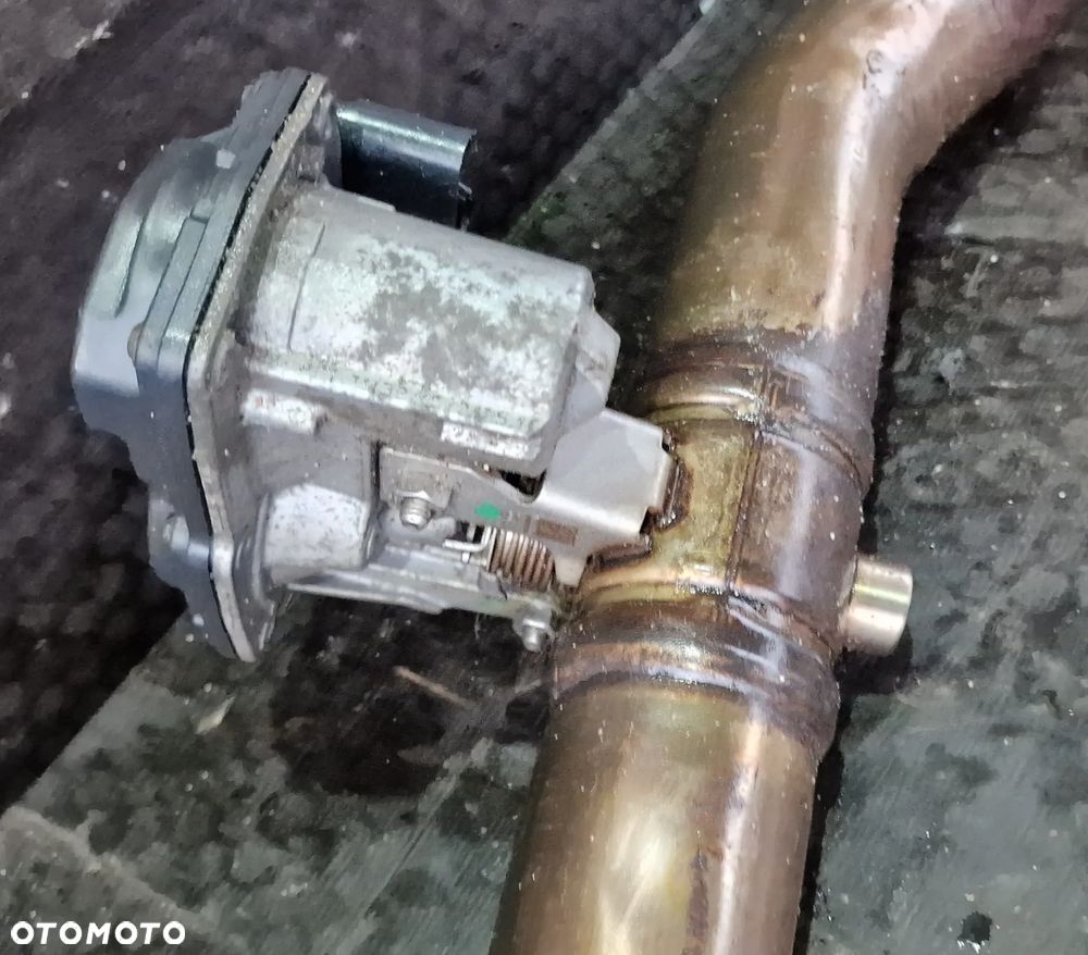 PRZEPUSTNICA WYDECHU SPALIN 5Q0253691H VW PASSAT B8 2.0 TDI - 6