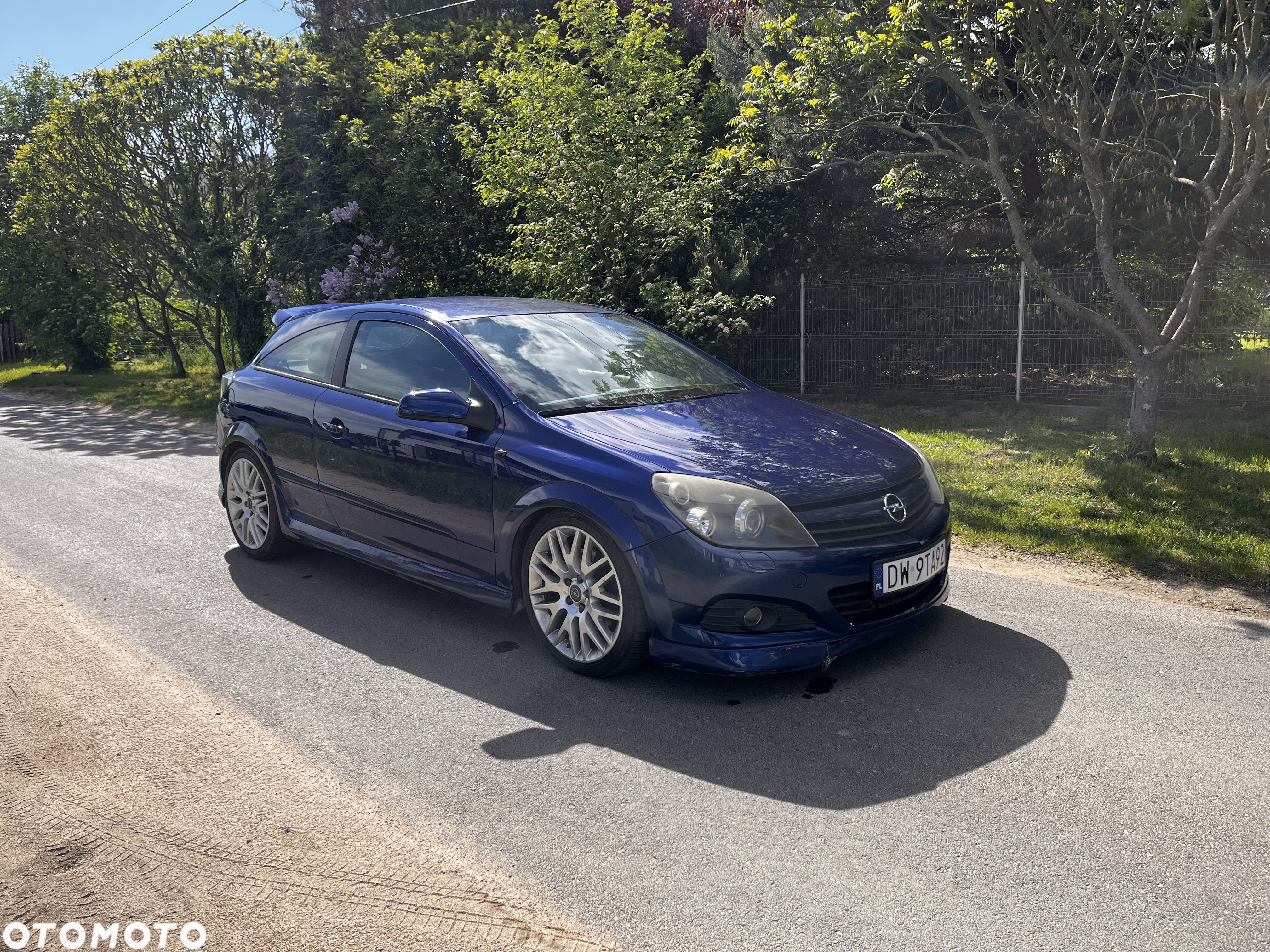 Opel Astra III GTC 2.0 T Sport - 1