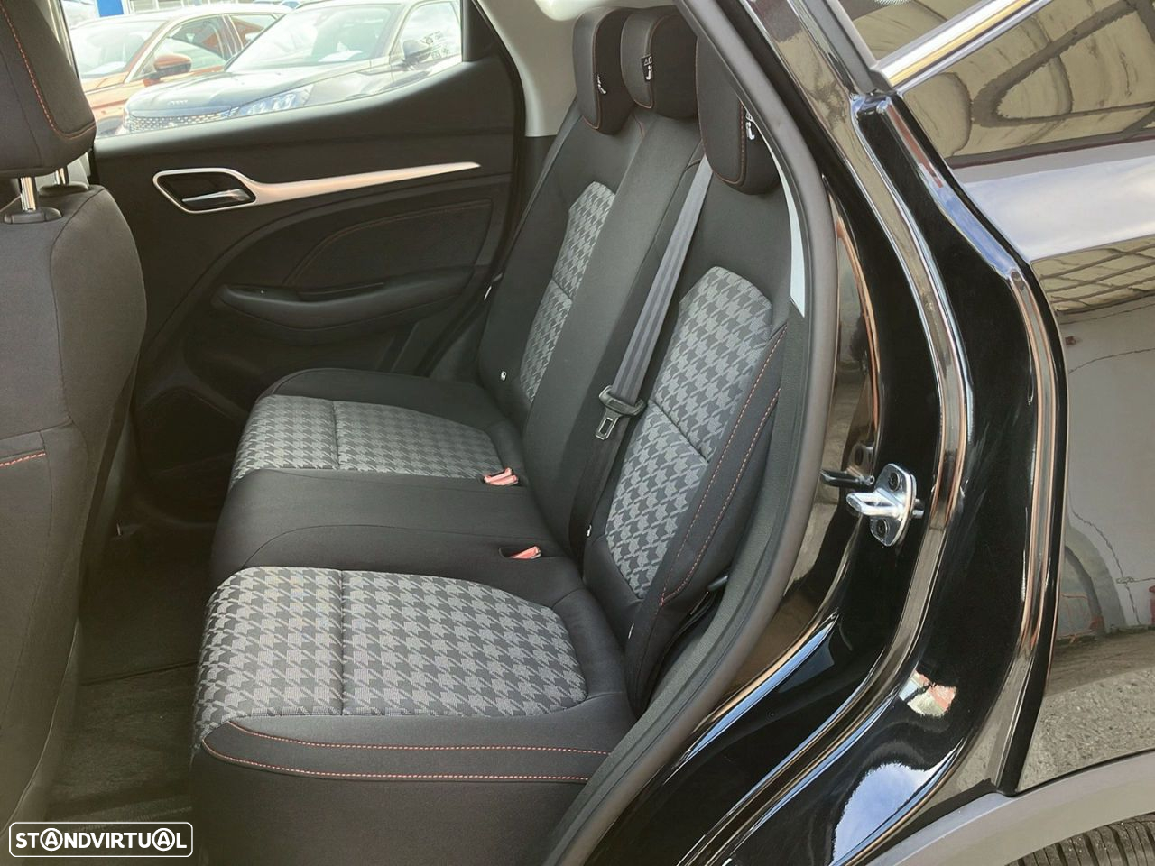 MG ZS EV 72.6 kWh Comfort OBC 11 kW - 21