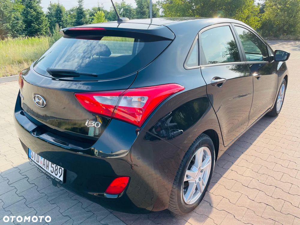 Hyundai i30 blue 1.6 GDI YES Gold - 3
