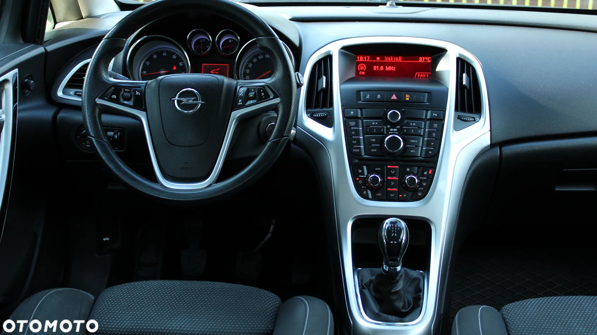 Opel Astra 1.6 Cosmo - 30