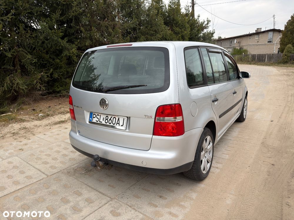 Volkswagen Touran - 5