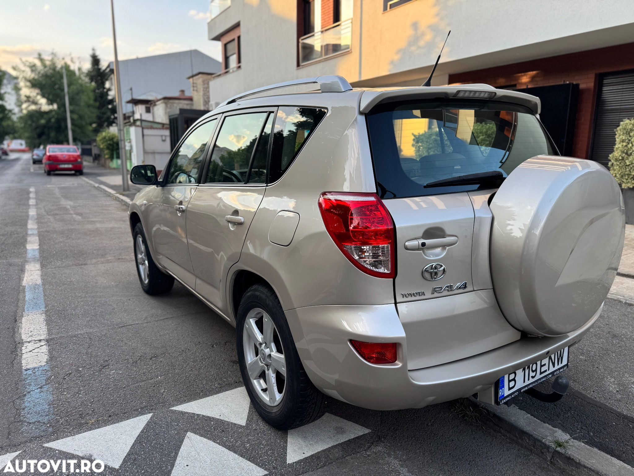 Toyota RAV4 - 4