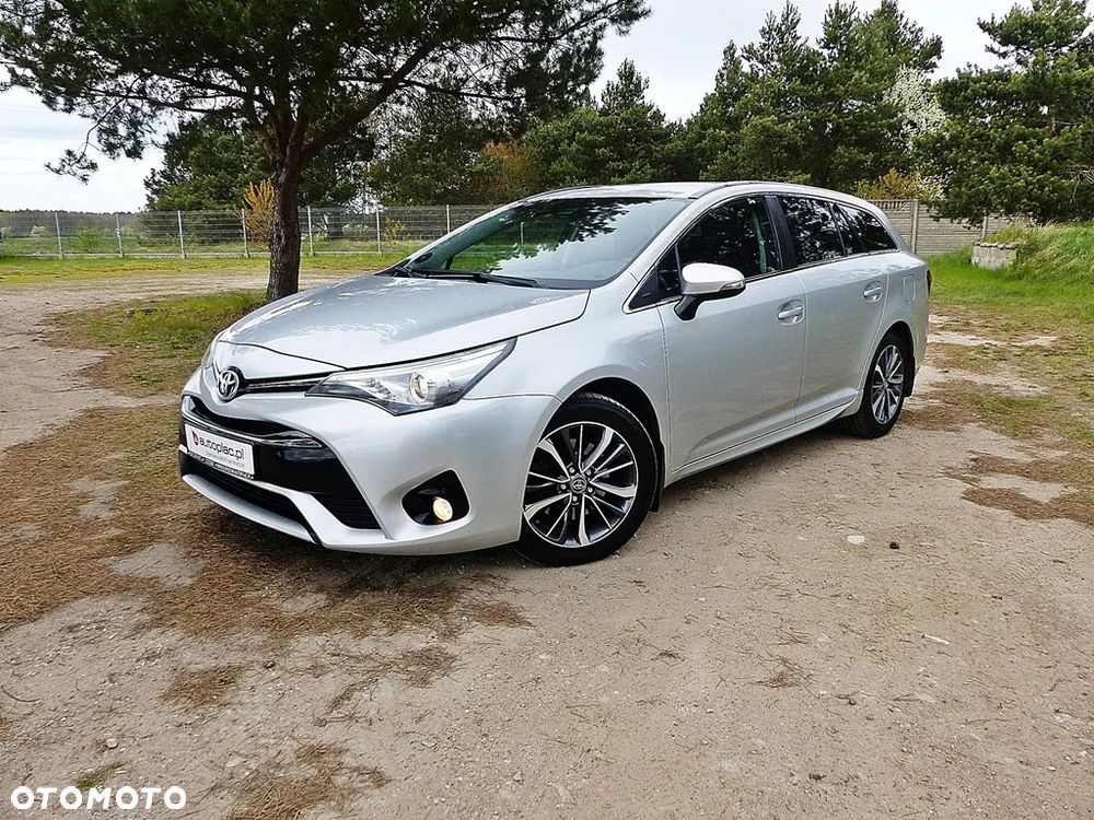 Toyota Avensis 2.0 D-4D Premium - 16