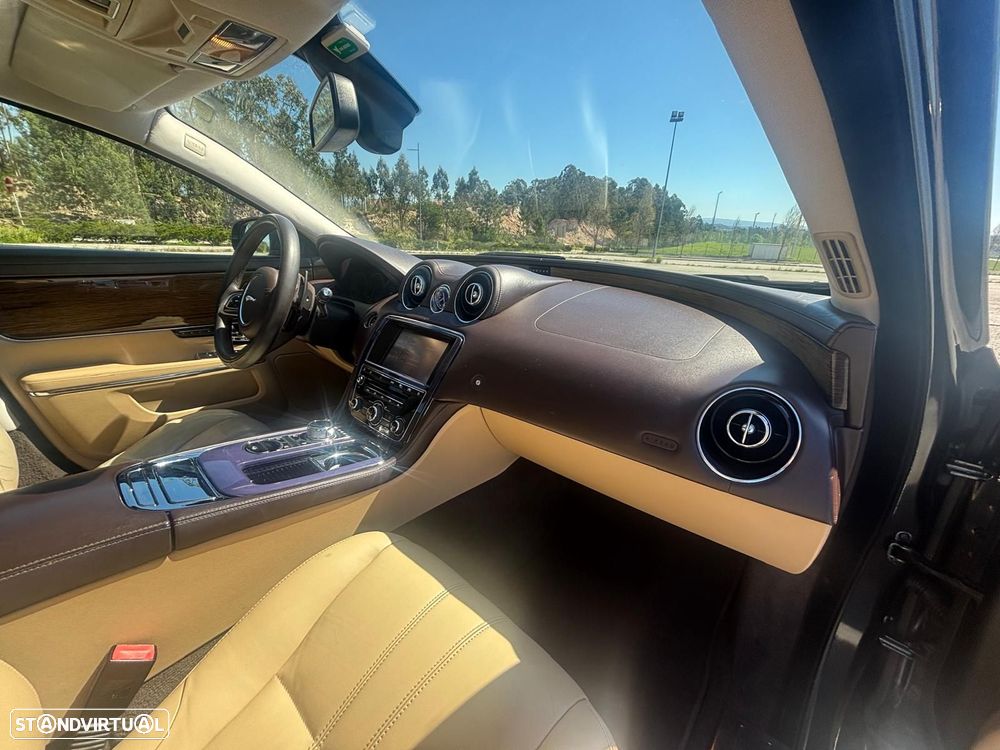 Jaguar XJ 3.0 D V6 Luxury - 16