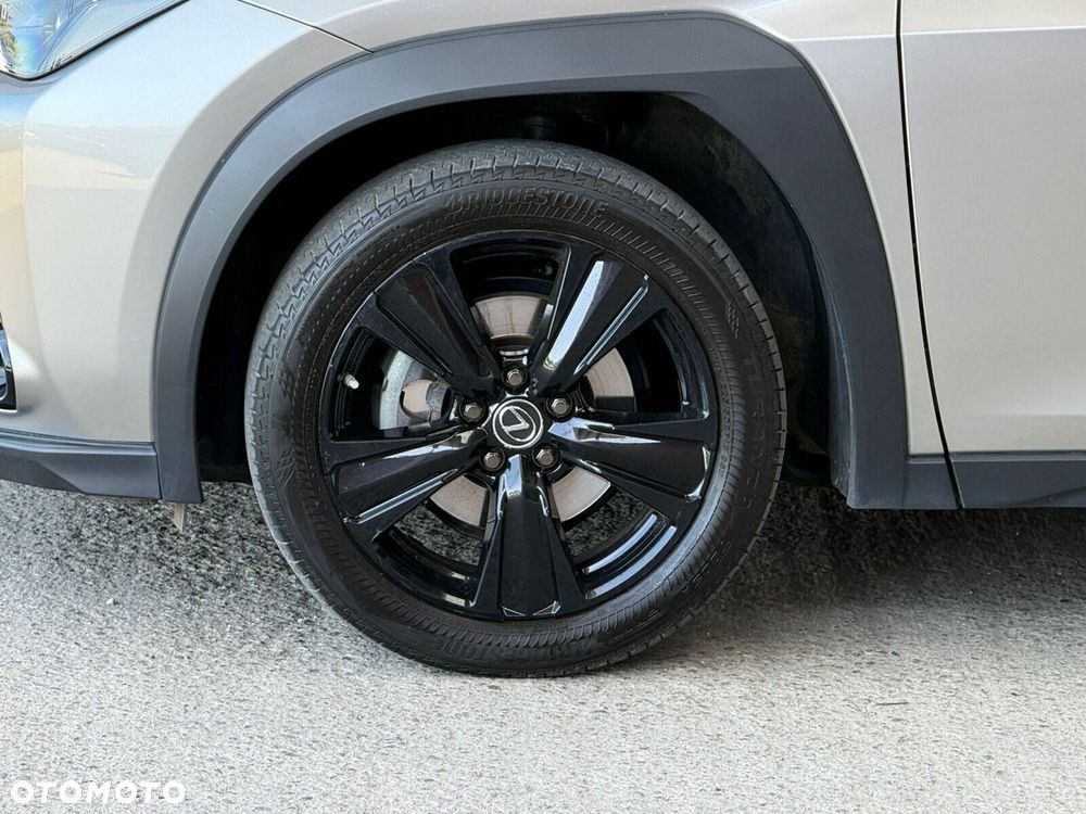 Lexus UX - 9