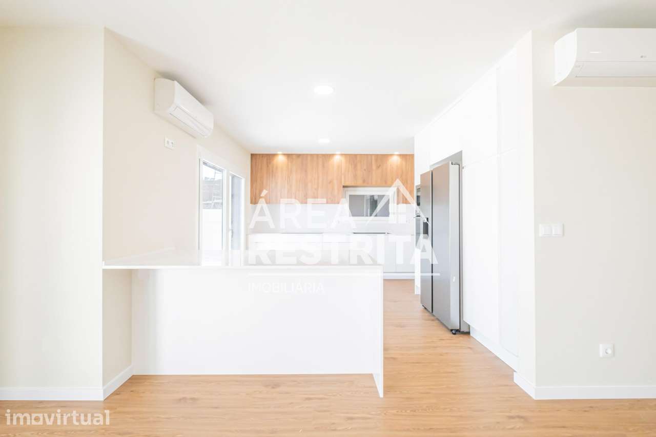 Moradia T4 Isolada com Piscina, Suite e Garagem  em Azeitão - Grande imagem: 4/59