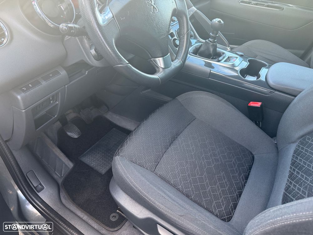 Peugeot 3008 1.6 BlueHDi Style - 11