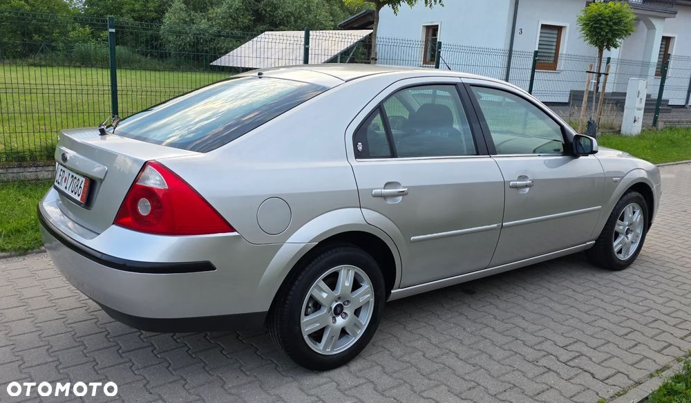 Ford Mondeo 2.0 Ghia Executive - 10
