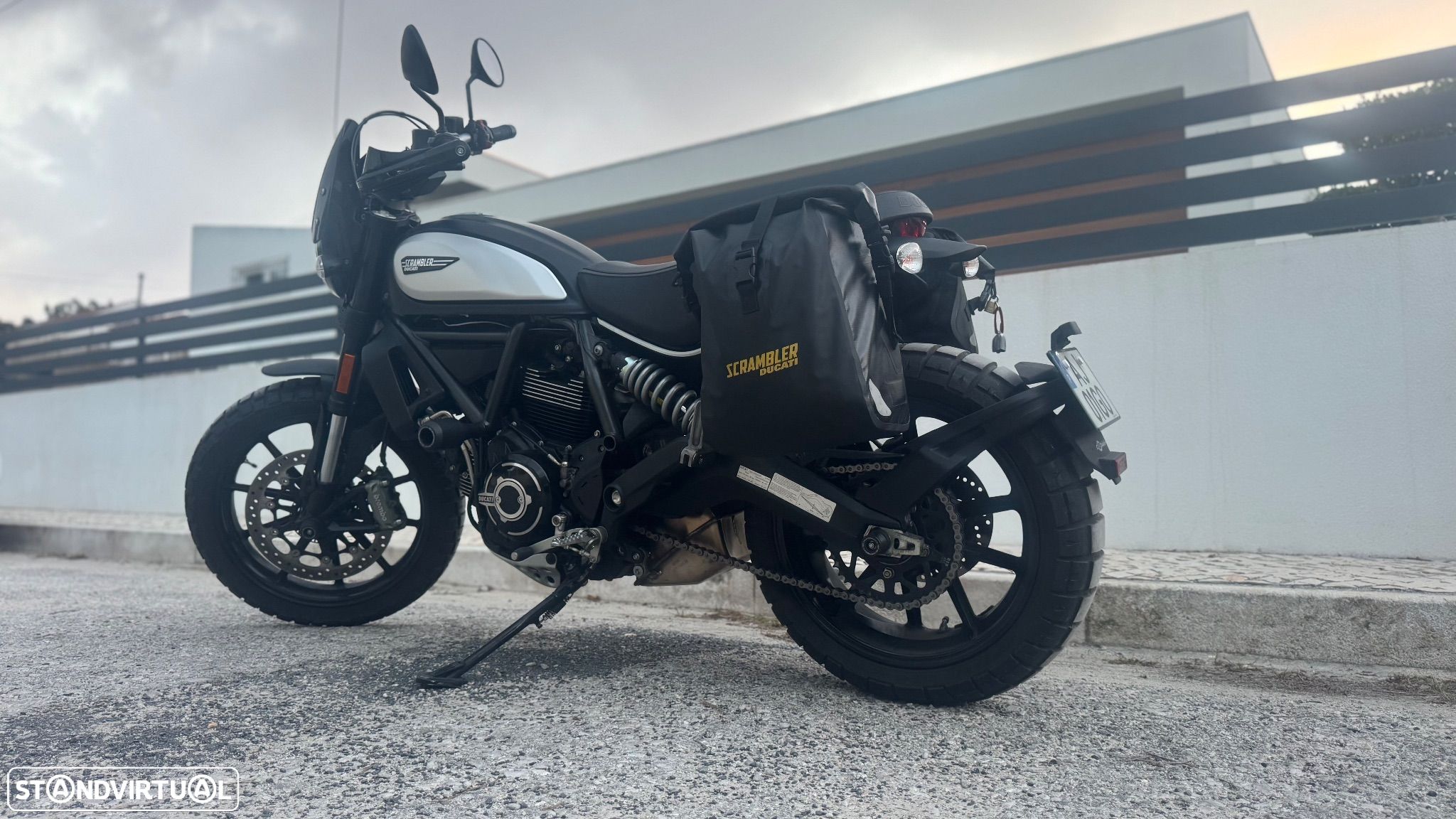 Ducati Scrambler Icon Dark - 1