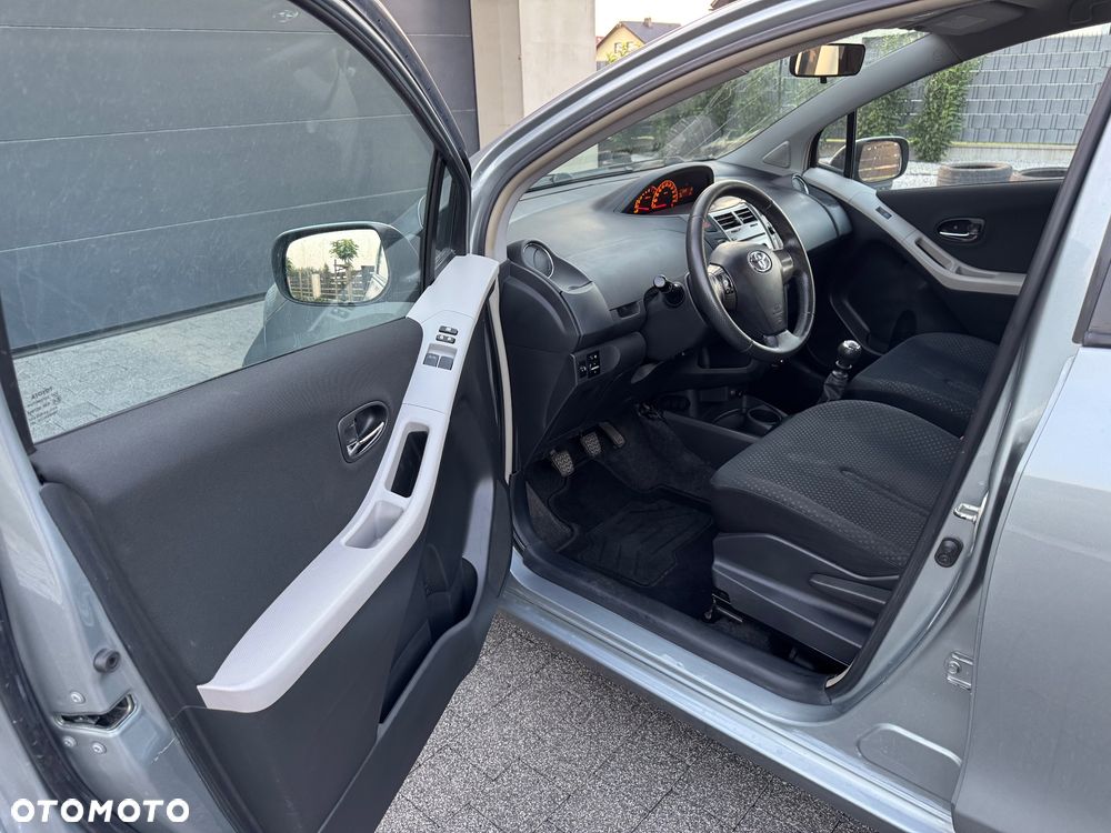 Toyota Yaris 1.33 VVT-i Life - 23