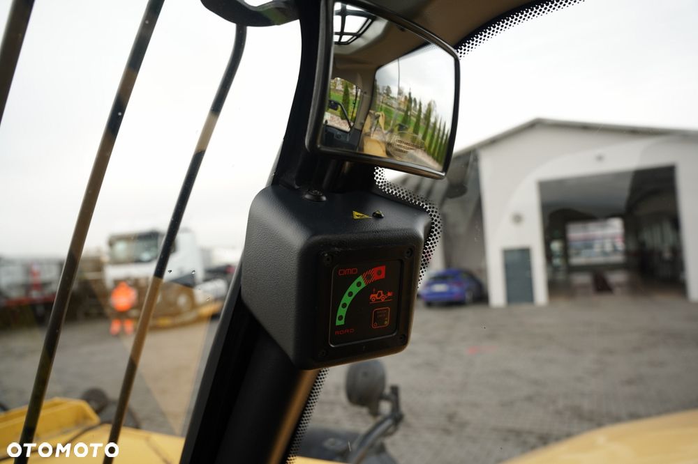 Caterpillar TH407C / ŁADOWARKA TELESKOPOWA / 2015 ROK / - 31