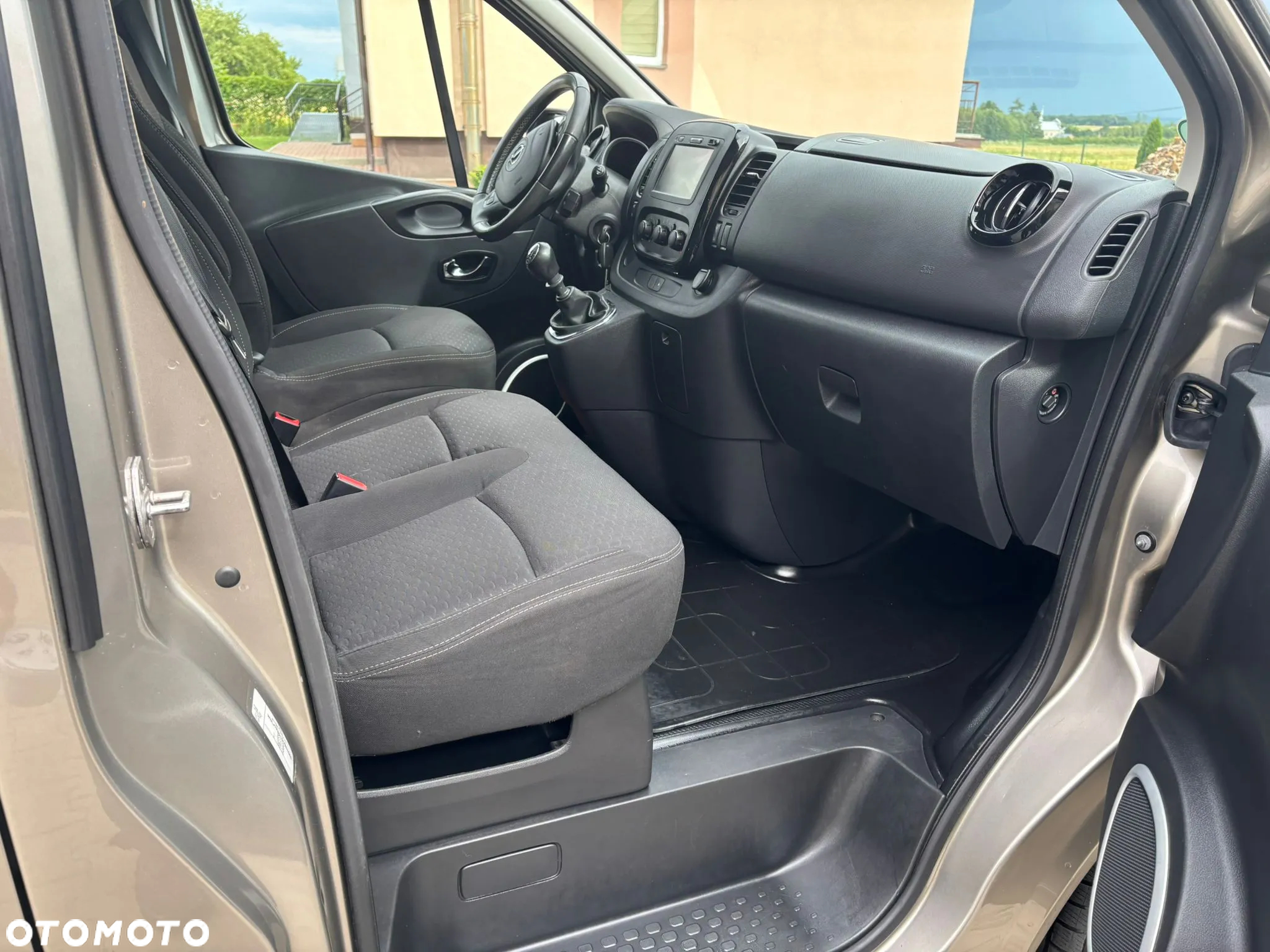 Opel Vivaro 1.6 D (CDTI) L2H1 - 12