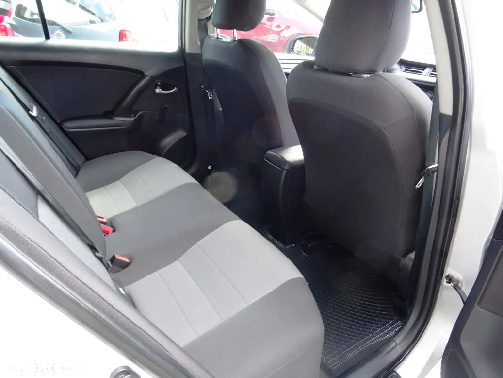 Toyota Avensis 1.6 D-4D Active - 13