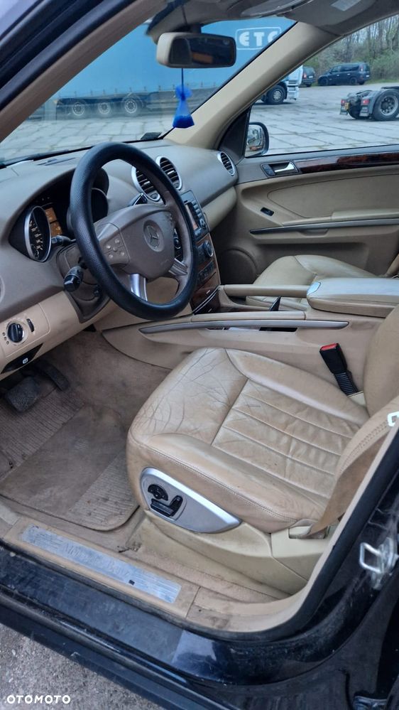 Mercedes-Benz ML - 15