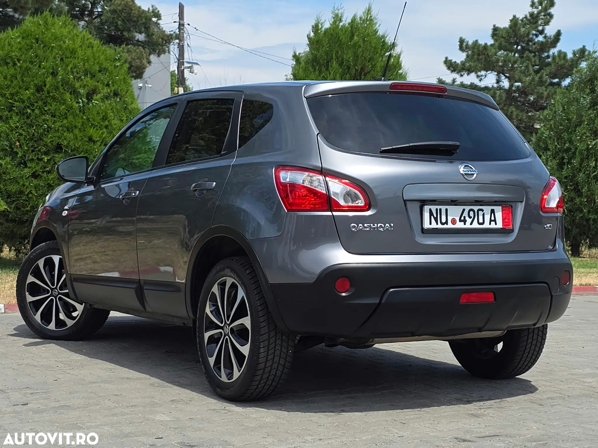 Nissan Qashqai 2.0 dCi DPF 4x4 Aut tekna - 2