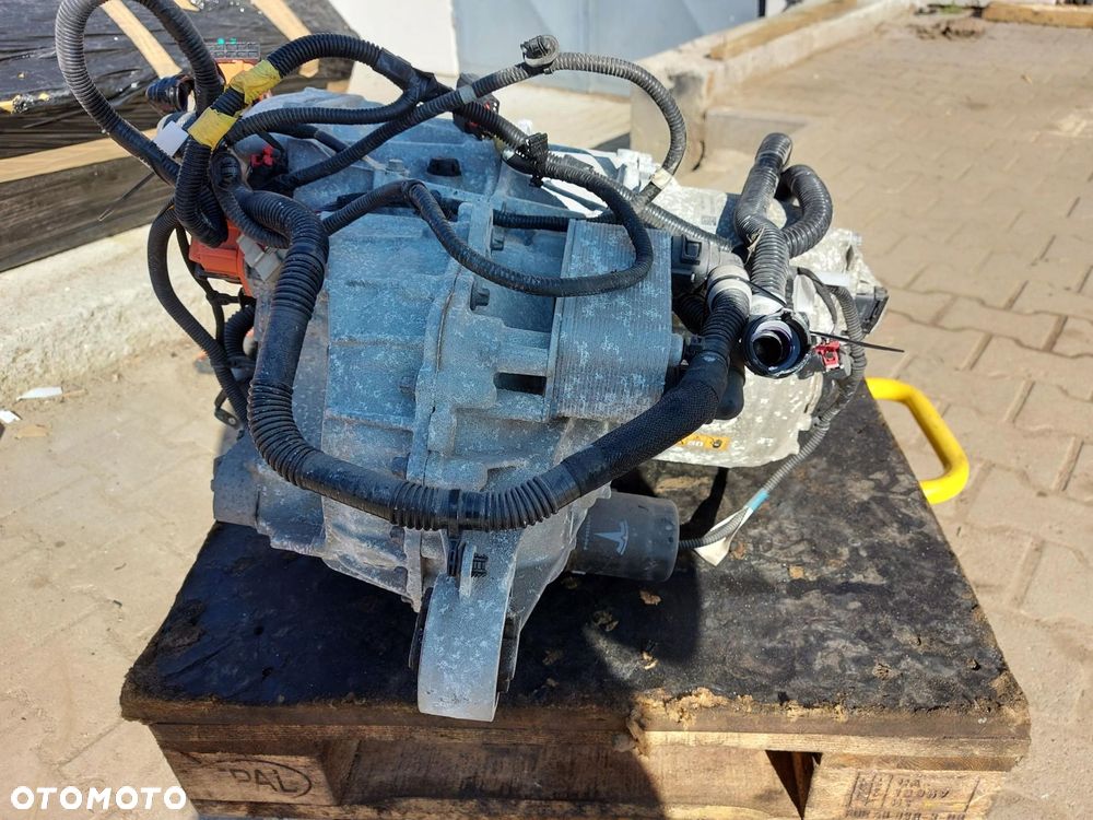 TESLA MODEL Y 2022r SILNIK ELEKRTYCZNY TYŁ DualMotor 1587780-00-B - 2
