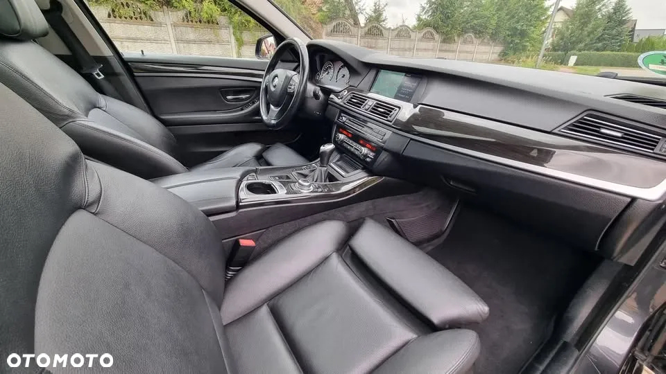 BMW Seria 5 525d - 17