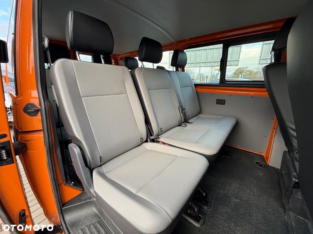 Volkswagen Transporter - 9