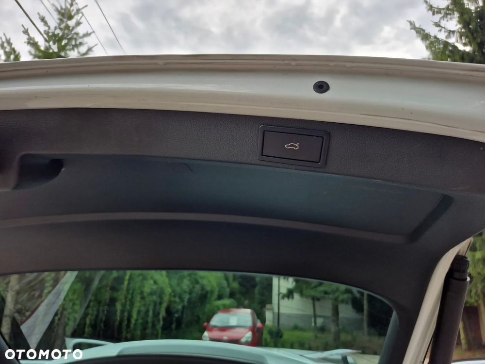 Skoda Octavia 2.0 TDI DSG RS - 23