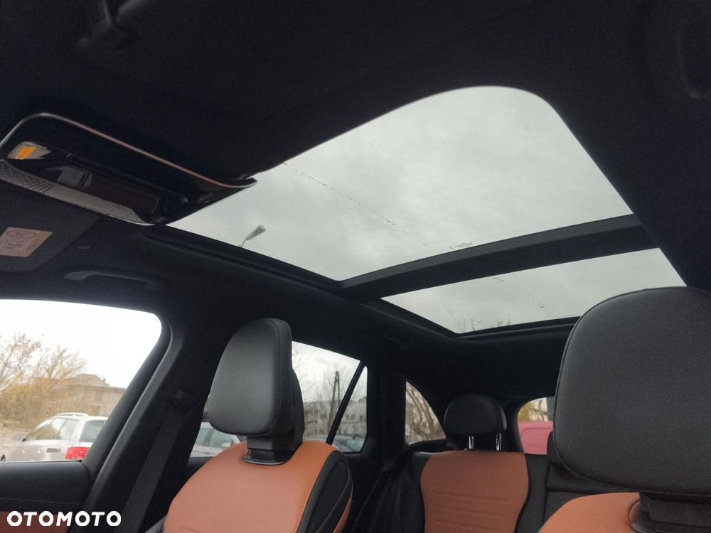 Mercedes-Benz GLC - 21