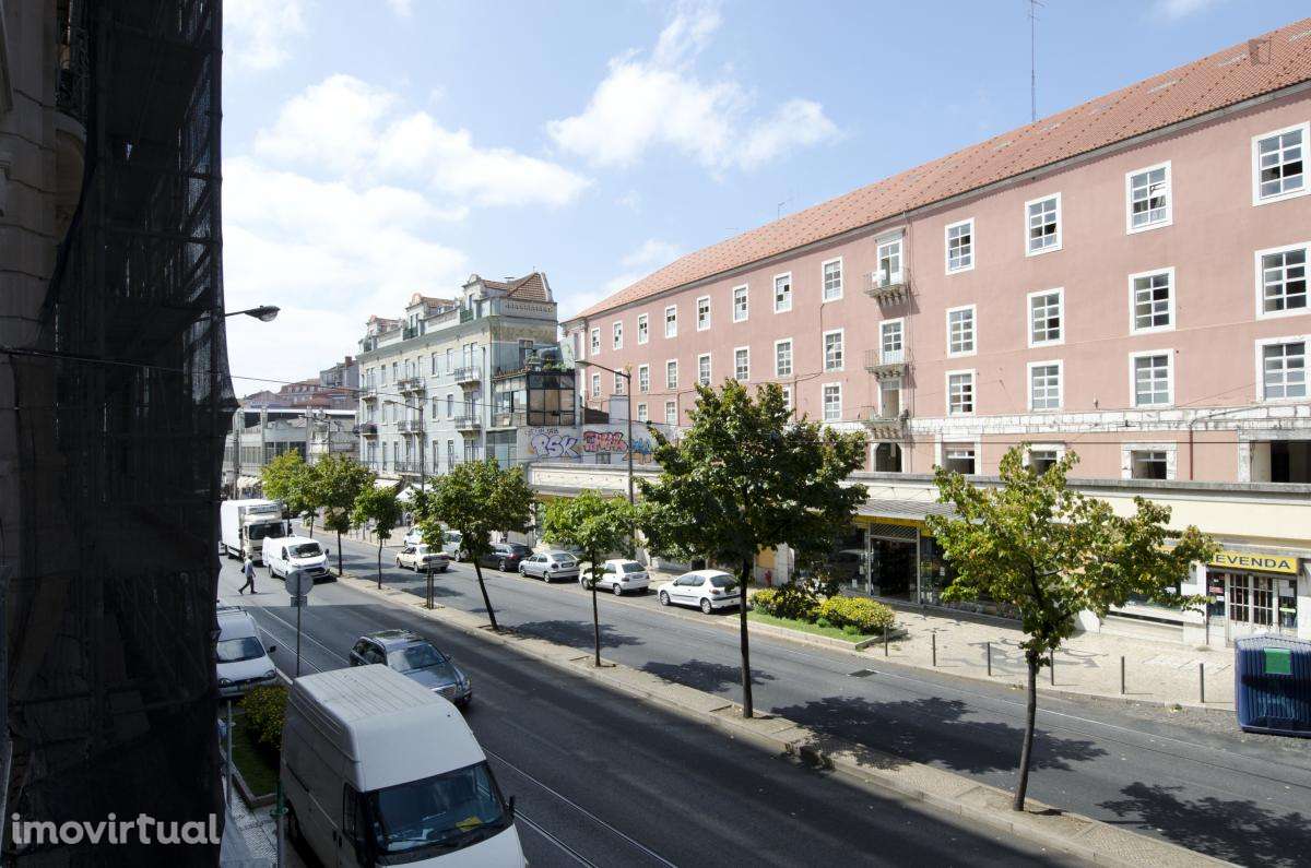 Quarto - localizado em Intendente Lisbon - Grande imagem: 4/17