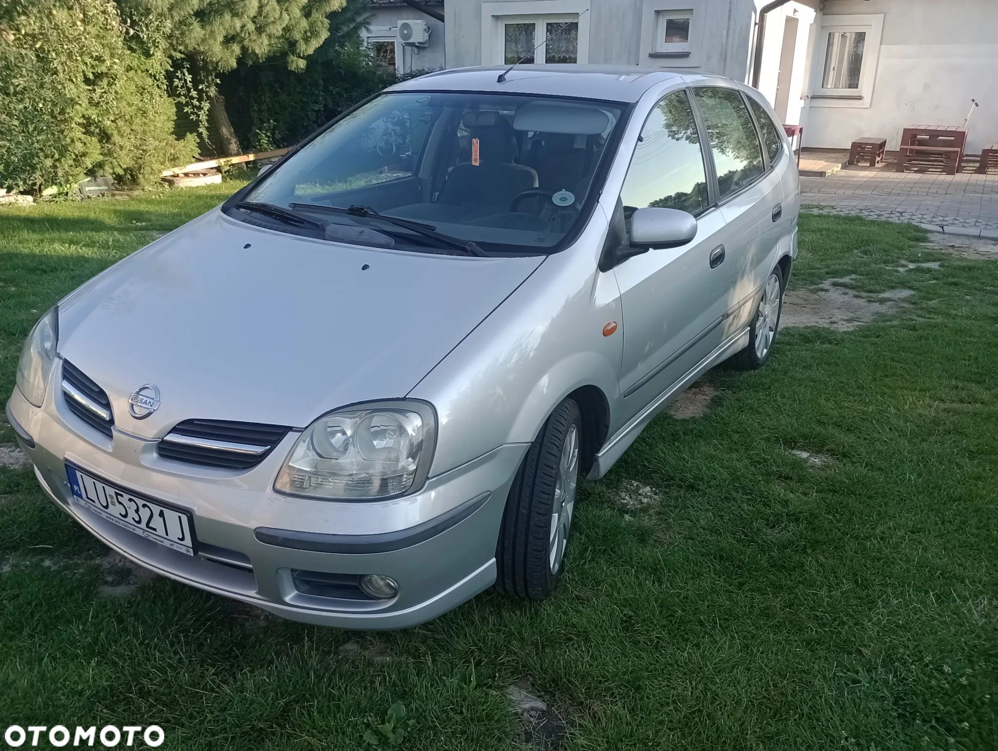 Nissan Almera Tino 2.2 DI - 1