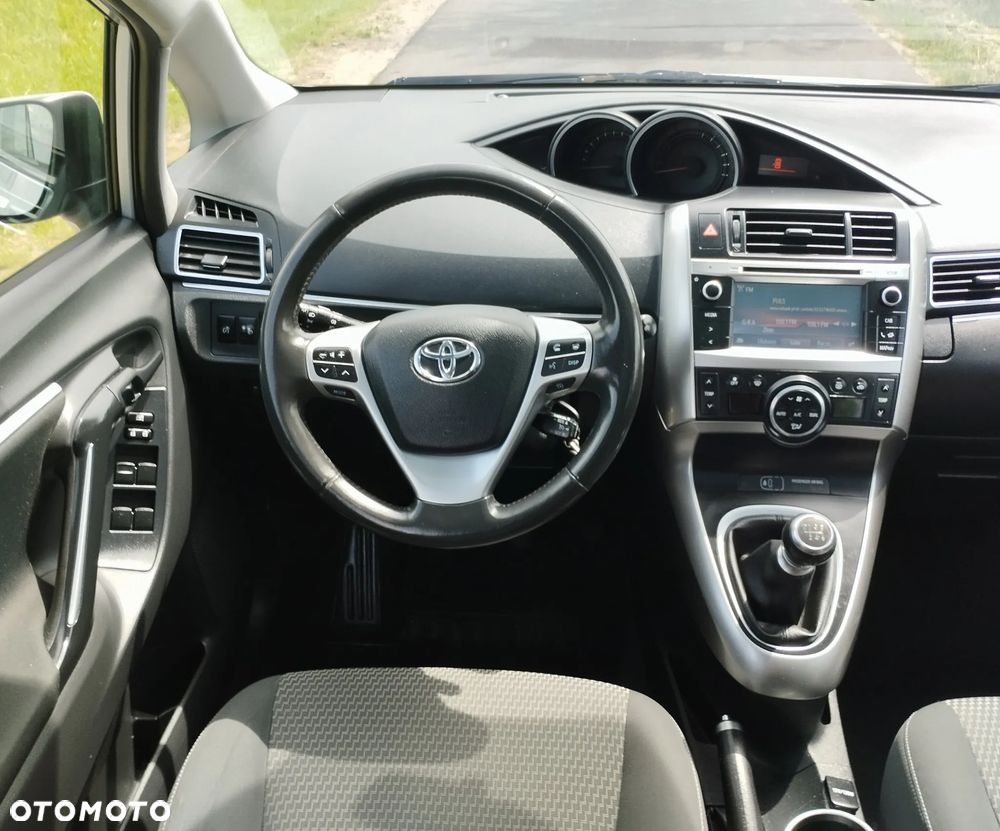 Toyota Verso 1.8 Prestige - 14