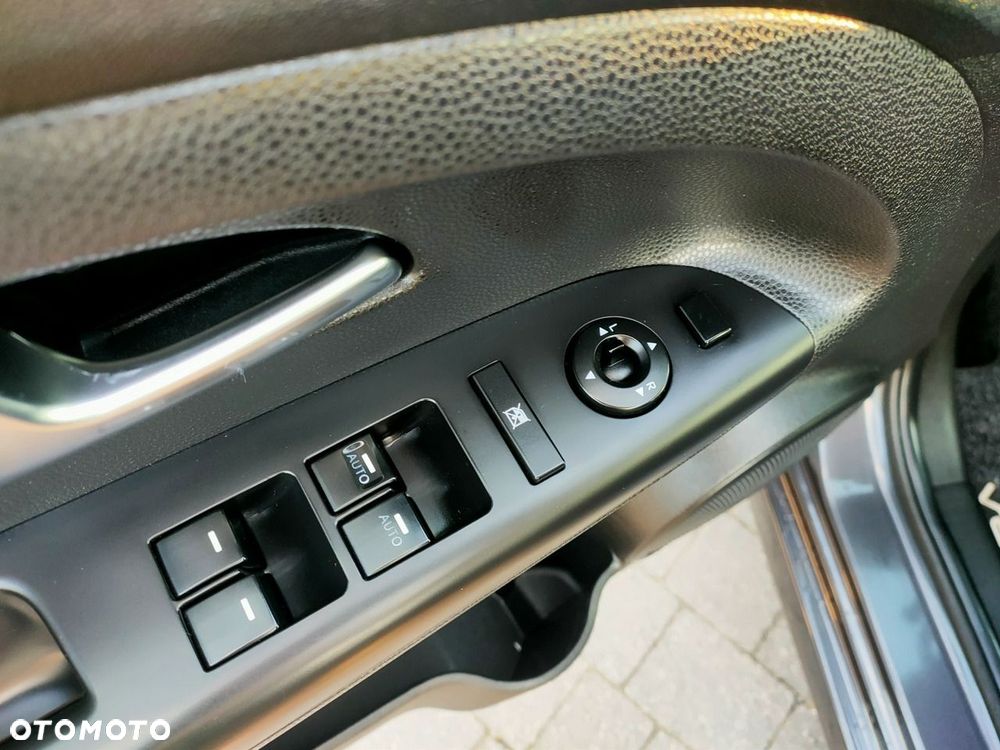 Kia Venga - 33